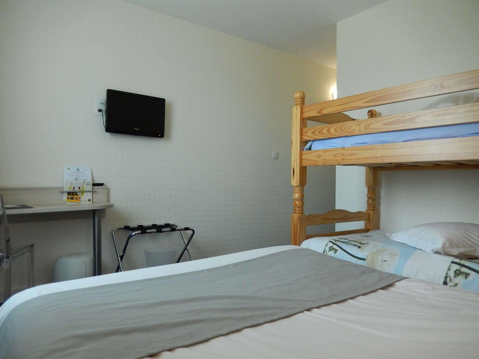 Logis Hotel Lodge La Valette Сессон-Севинье Экстерьер фото